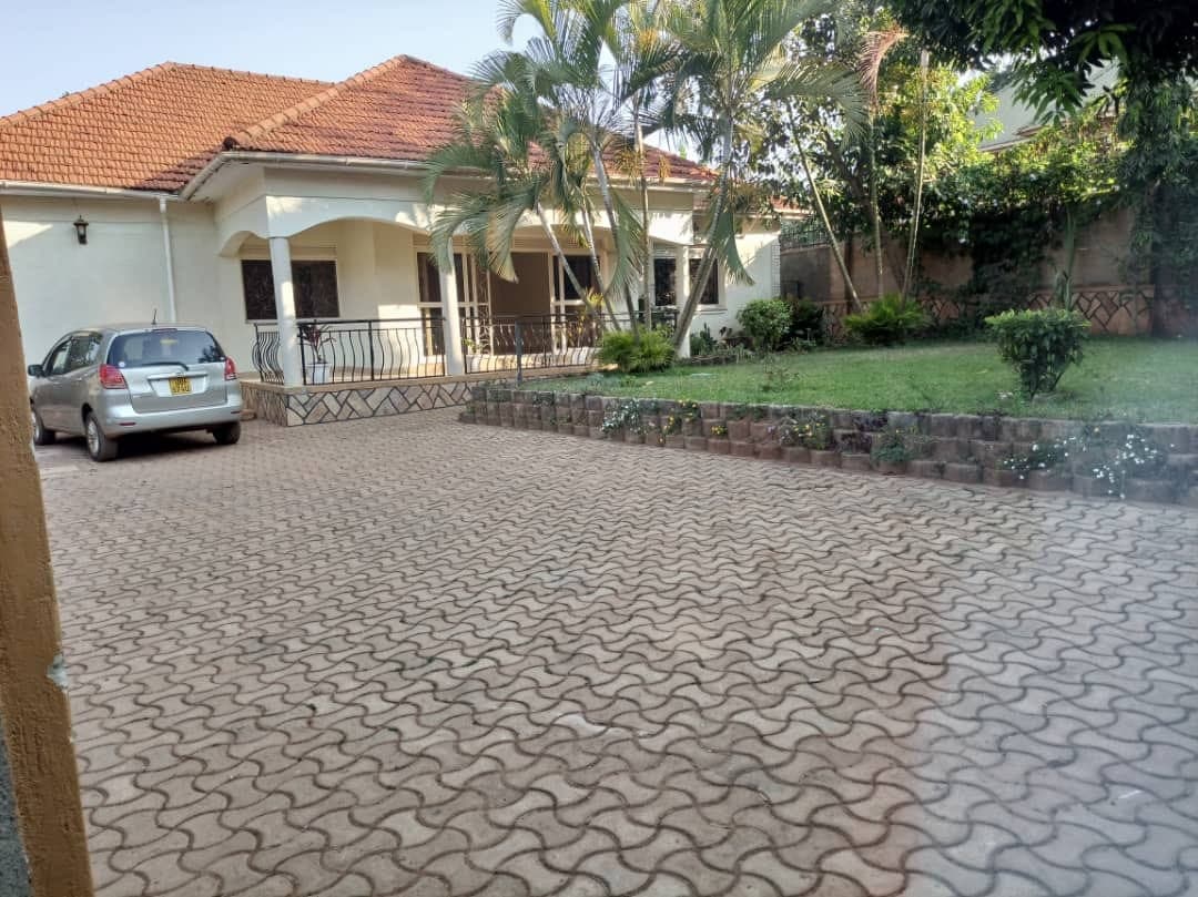 3 Bedroom 2 Quarters
