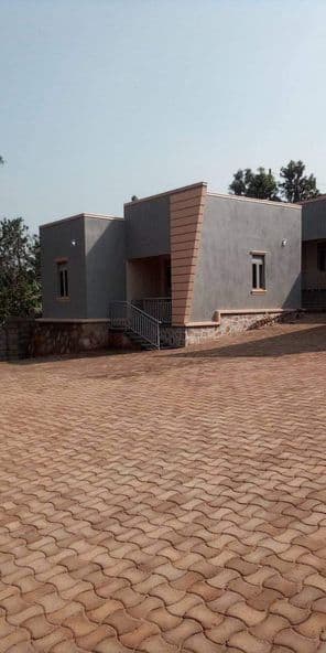 1 & 2 Bedroom House
