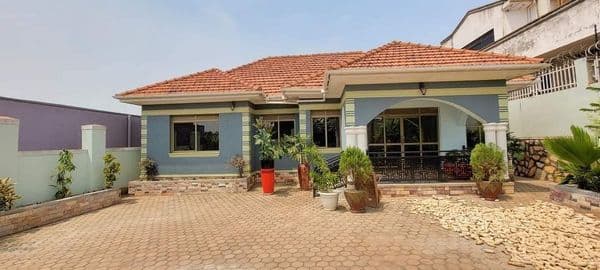 6 Bedroom 4 Bath House